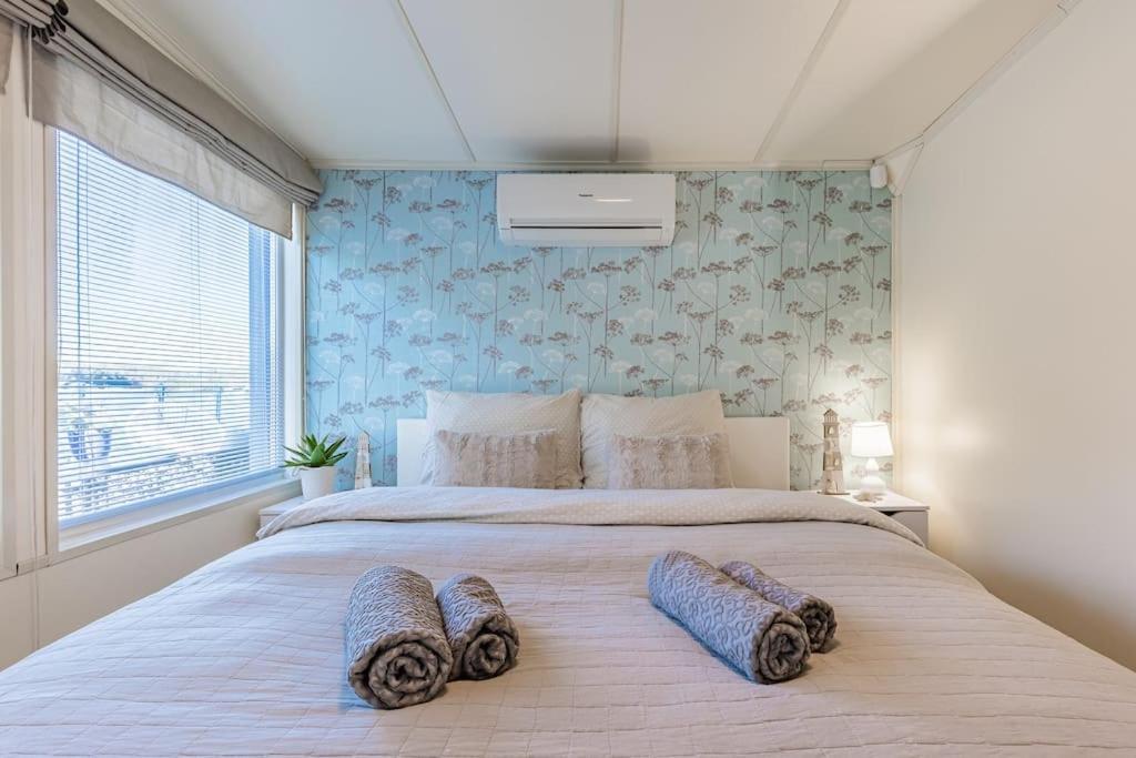 Ocarujuci Houseboat Na Dunaji Bratislava Exterior foto